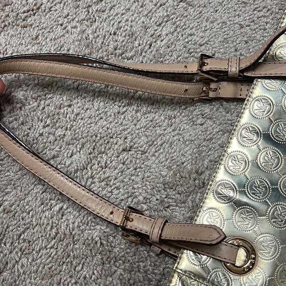 Authentic used Micheal Kors bag - Picture 6 of 8